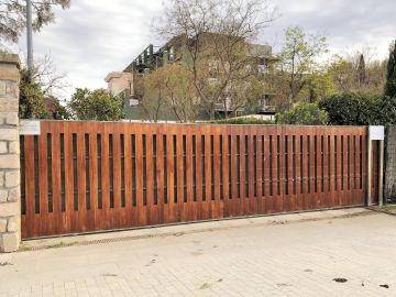 Modernus vartu dizainas